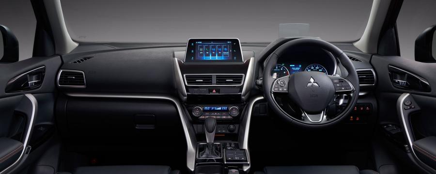 Торпедо Mitsubishi Eclipse Cross 2017 года  (JP) (фото 3 из 41)